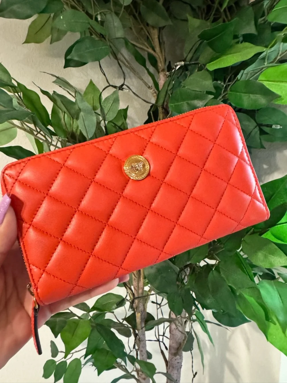 New in box Versace La Medusa Long Wallet Coral 🪸